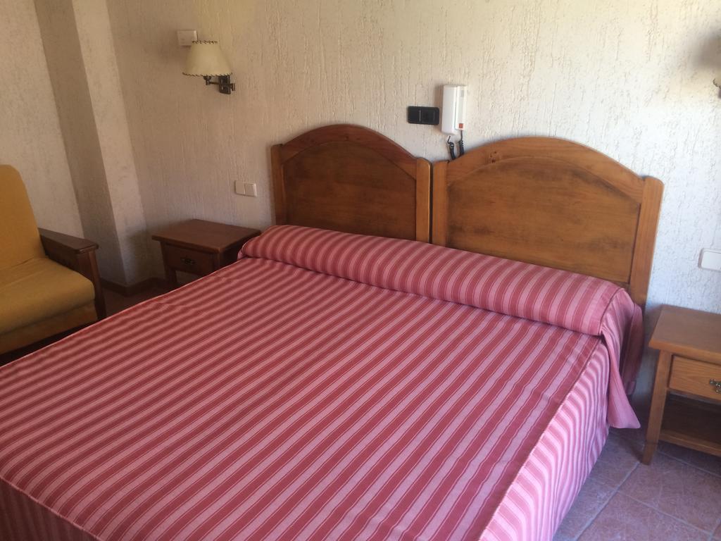 La Mesta Hotel Pradena Room photo